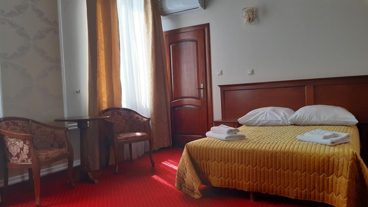 Dworek Vesaria Lublin Buitenkant foto